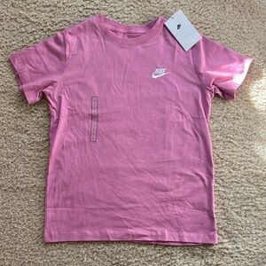Nike Kids Short Sleeve Tee in Pink